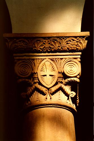 Kapitell der der Kanzel zugewandten nordöstlichen Säule des Langhauses